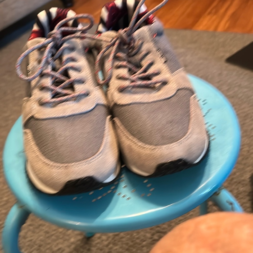 Gray Athletic Shoes with Superior Comfort and Traction size 9.